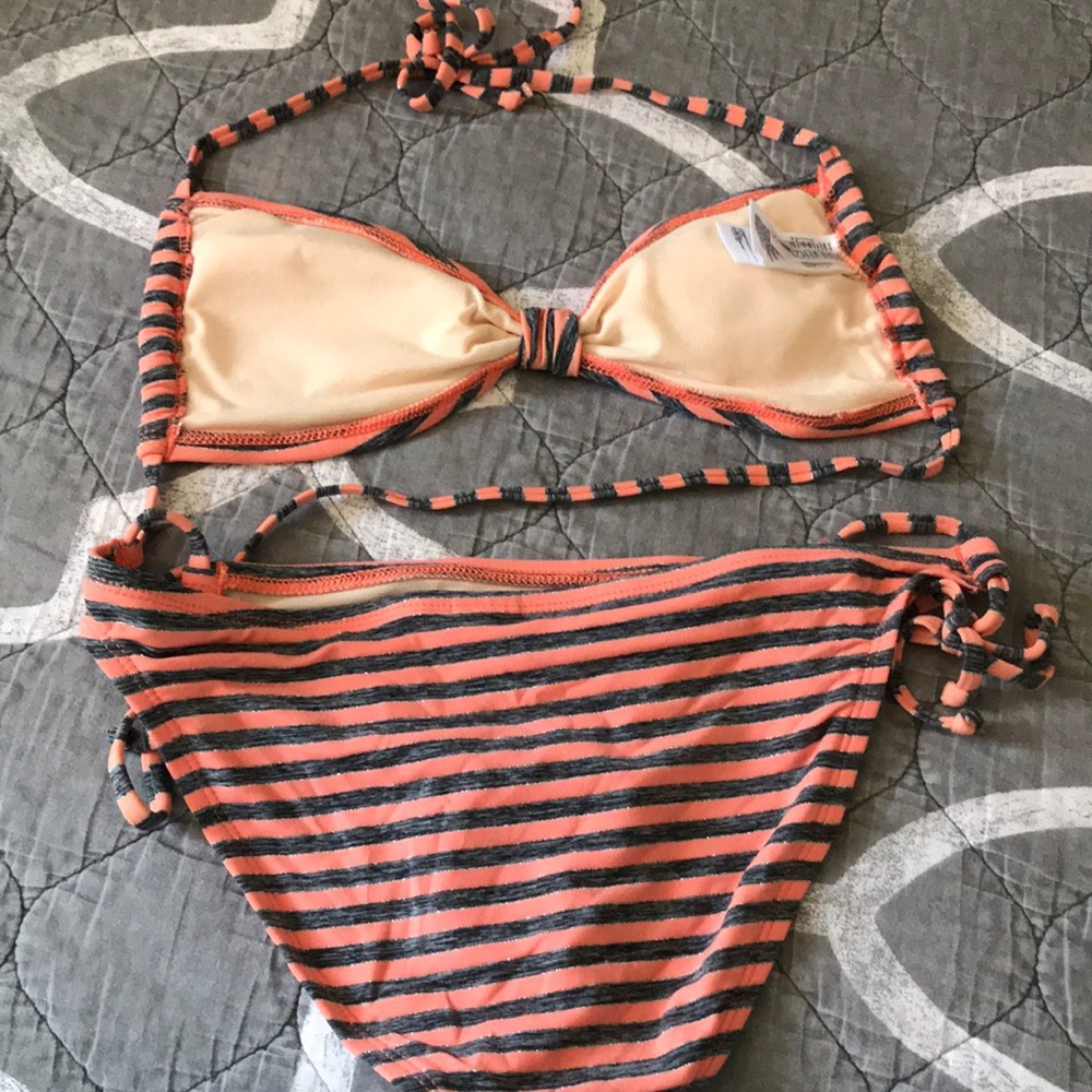 F21 bikini ๐โ๏ธ - Picture 3 of 3